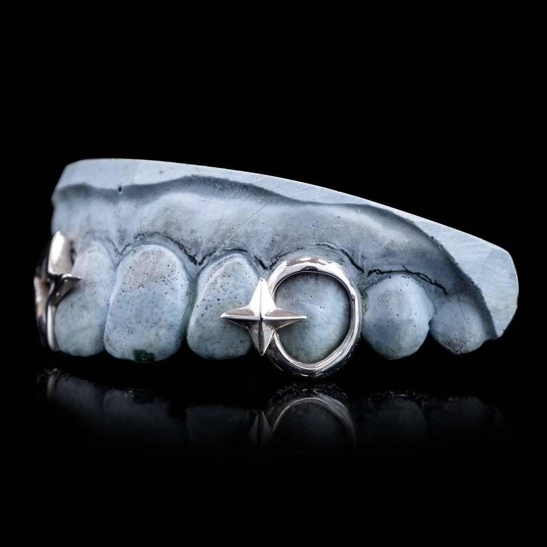 Custom Fit grillz  2 Teeth with star women Grillz fangs cap /925 Silver Slugs Grillz , window grillz Lisa Star with fangs with free mold kit - GrillzCity
