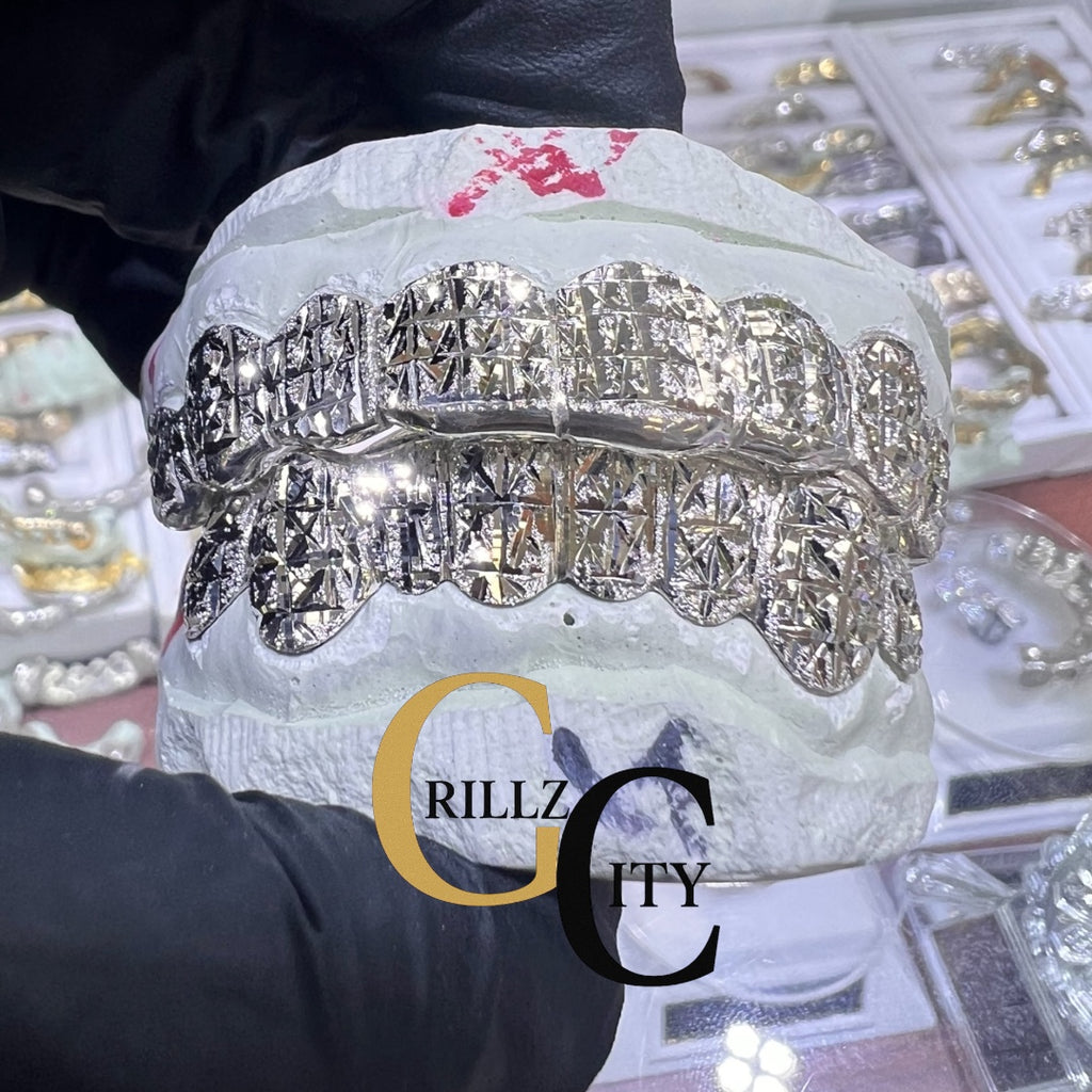 Grillz Gold Teeth / Custom Gold Grillz / 925 Silver Teeth Diamond dust Princess Cut design handmade Grillz