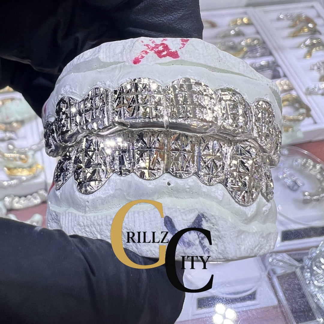 Grillz Gold Teeth / Custom Gold Grillz / 925 Silver Teeth Diamond dust Princess Cut design handmade Grillz