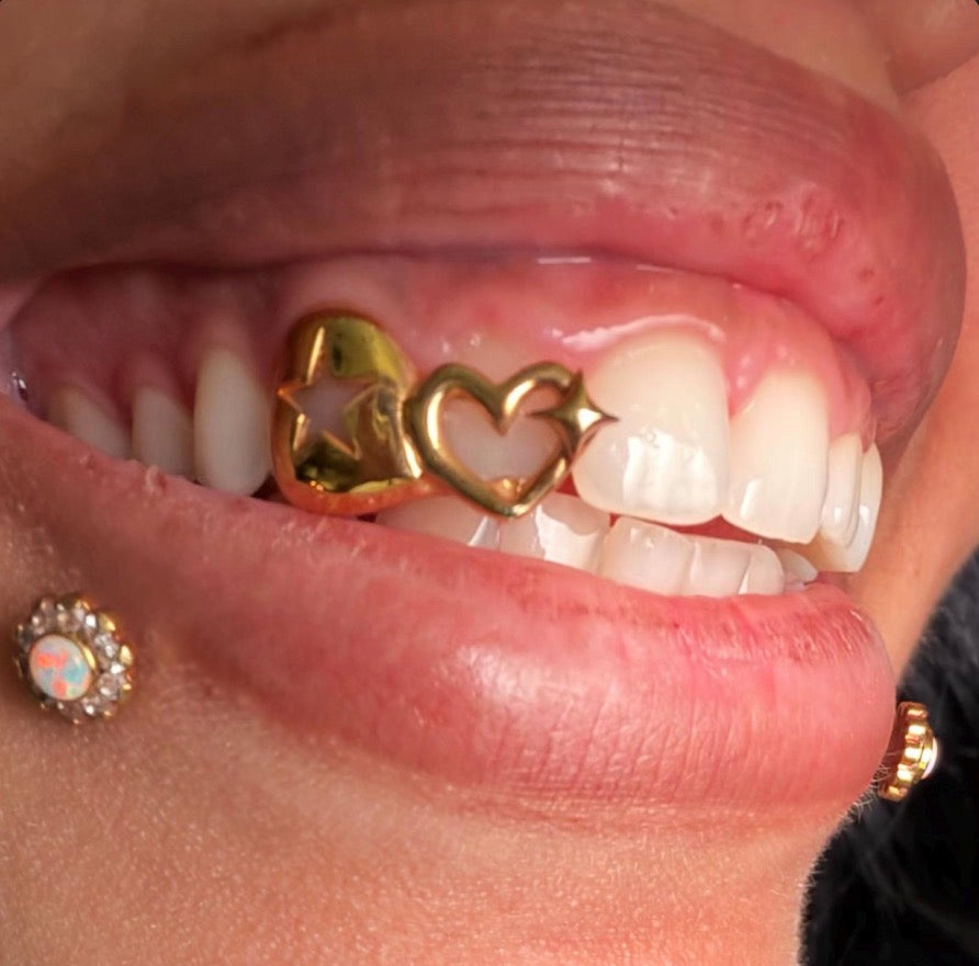 Custom Fit high polish grillz 3 Teeth with Star Cutout 3D Heart and 4 Point Star grillz fangs /gold Sterling Silver Slugs grillz with fangs for women and men - GrillzCity 