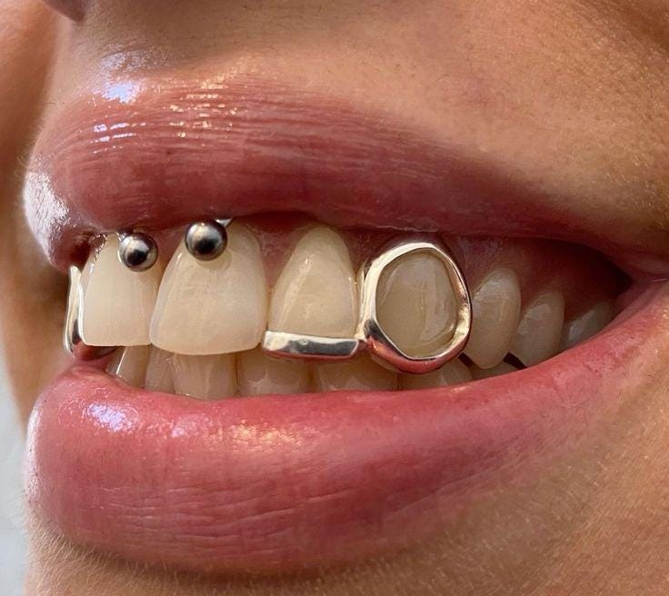 Custom Fit Grillz - 2 Teeth with Front Bar and Small Front Bar or Star Open Face Grillz Fangs - GrillzCity 