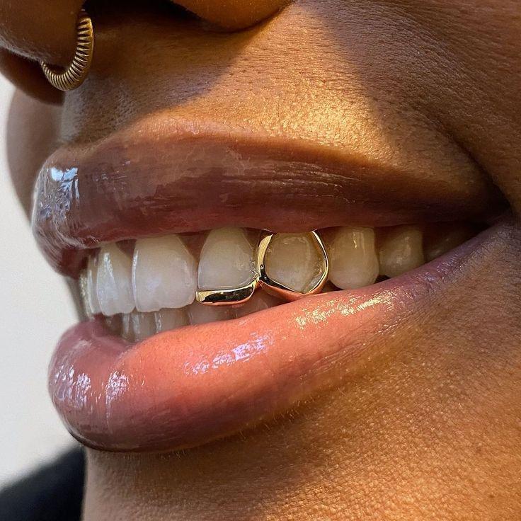 Custom Fit grillz 2 Teeth with heart and small front bar or star open ...